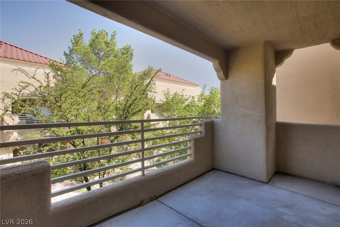 1908 TIERRA VISTA Drive 204