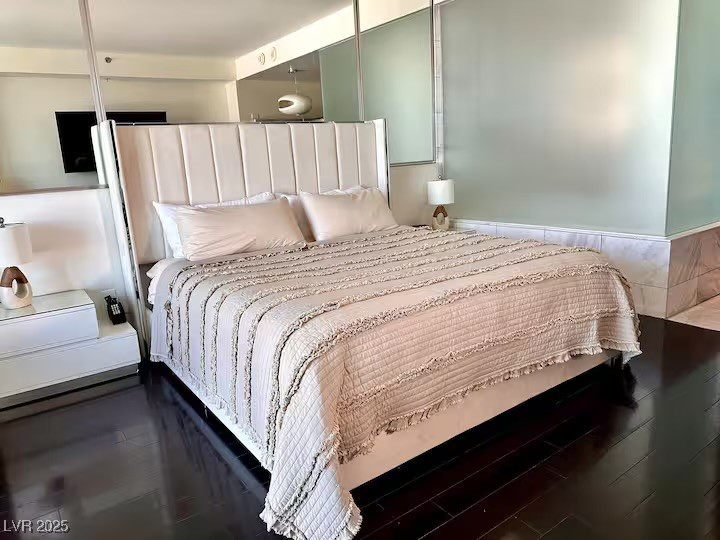 4381 W Flamingo Road 1504