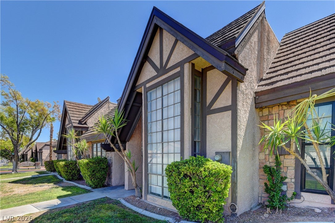 6546 Ironbark Lane