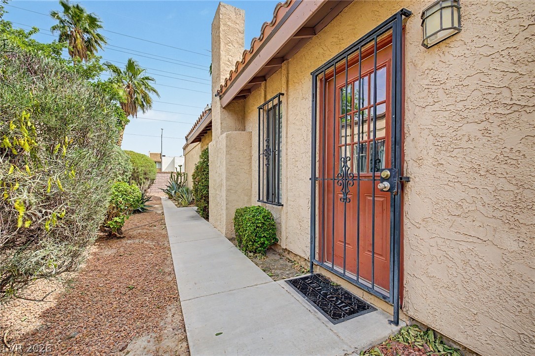1868 Arbol Verde Way