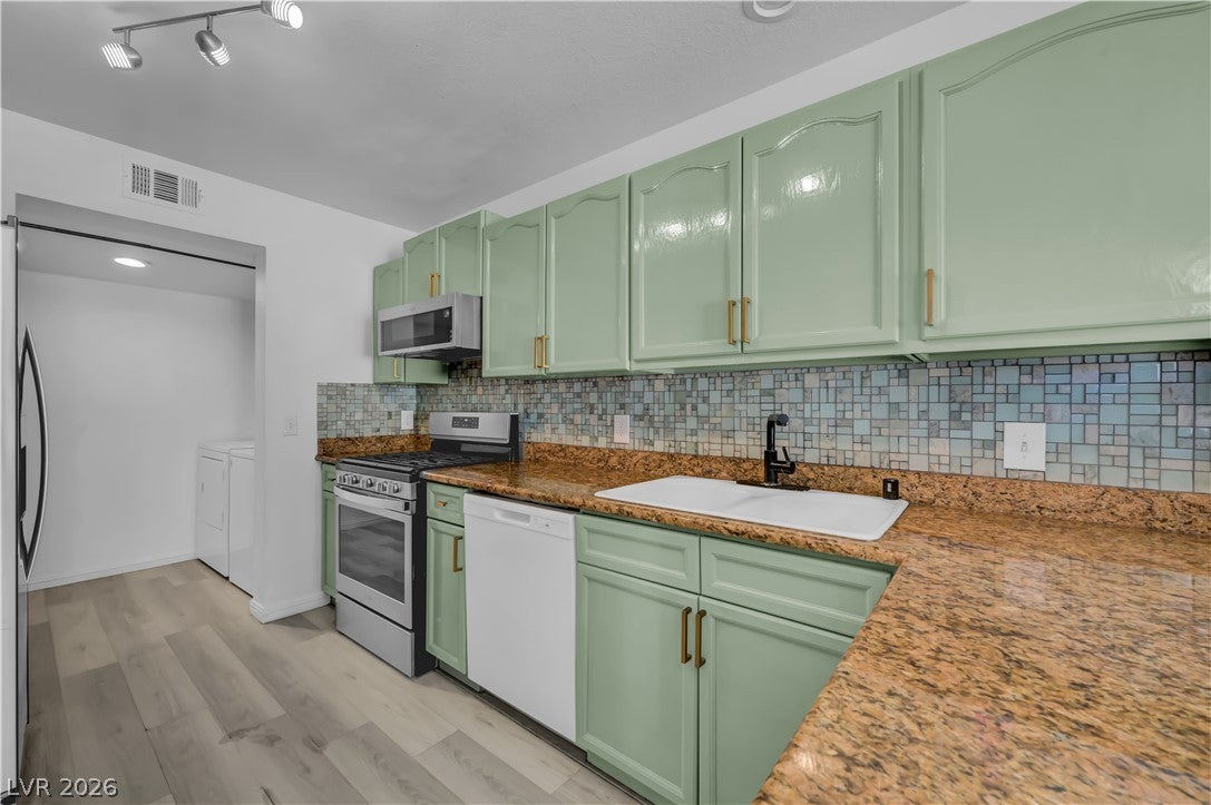 2608 Twin Pines Avenue