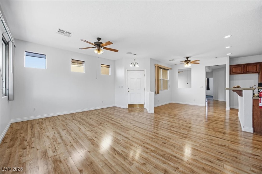 981 Crescent Falls Street