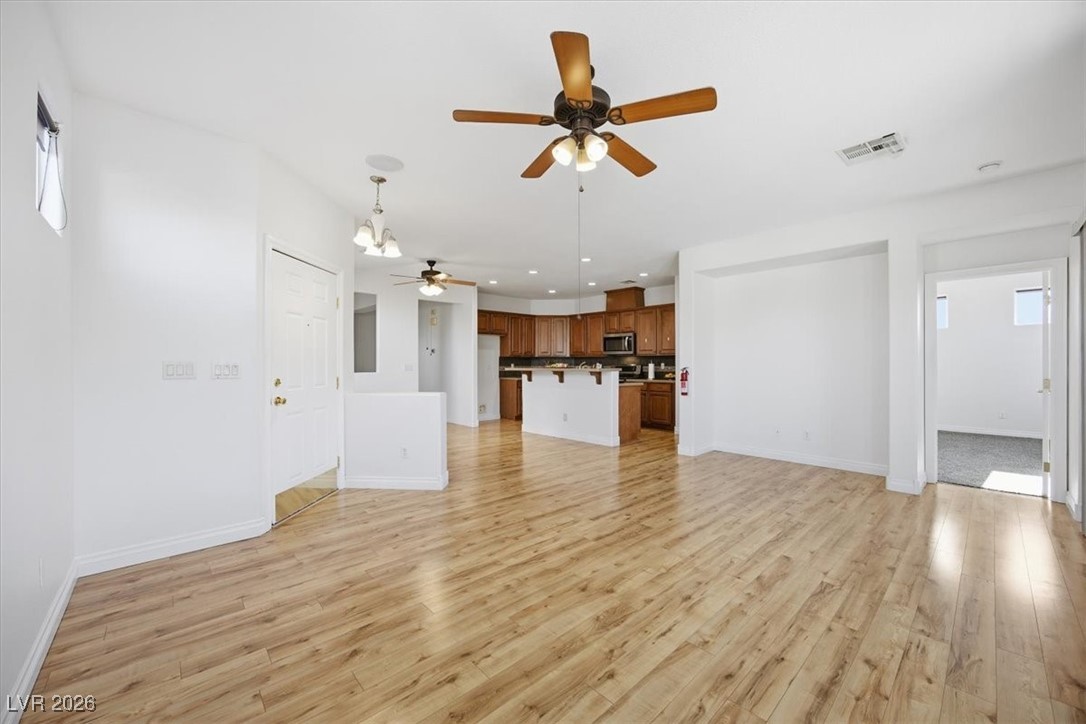 981 Crescent Falls Street