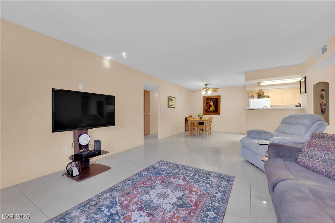 1575 W Warm Springs Road 2512