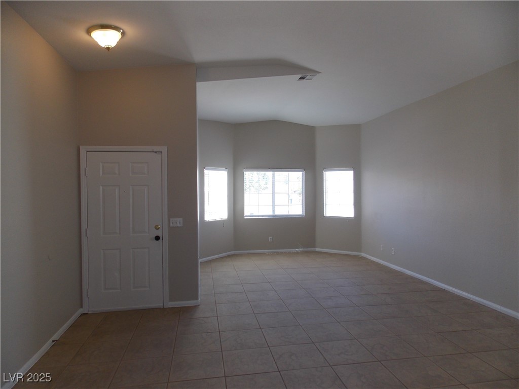 319 Mulberry Glen Drive, North Las Vegas, Nevada image 3