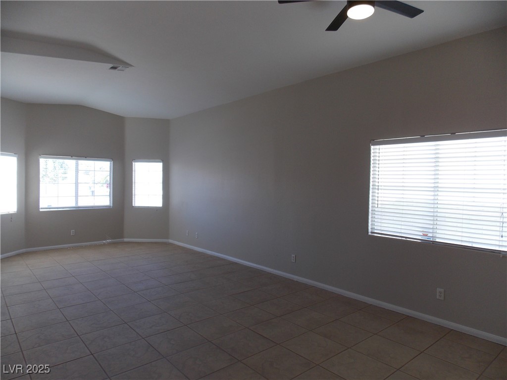 319 Mulberry Glen Drive, North Las Vegas, Nevada image 4