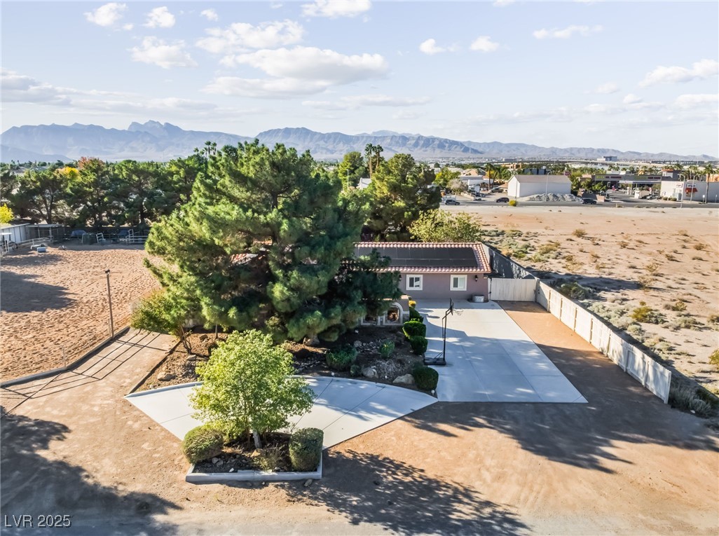 6109 Starlight Drive