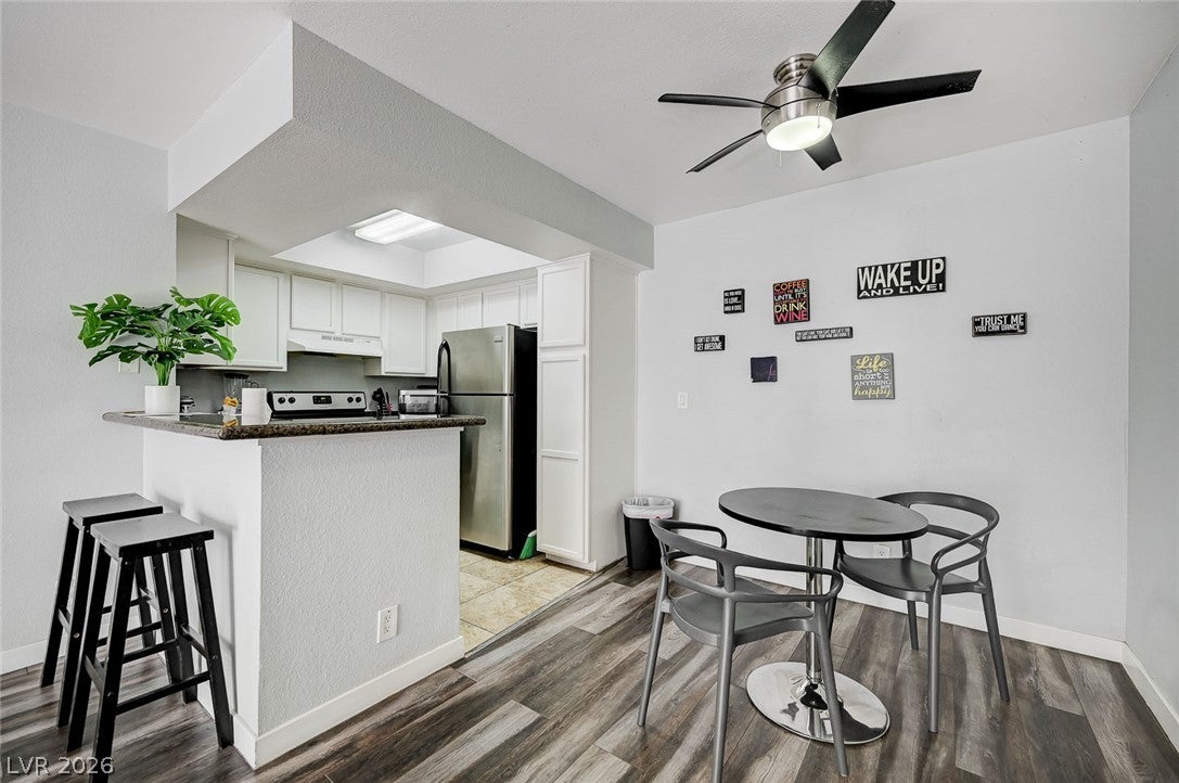 1455 E Katie Avenue D11