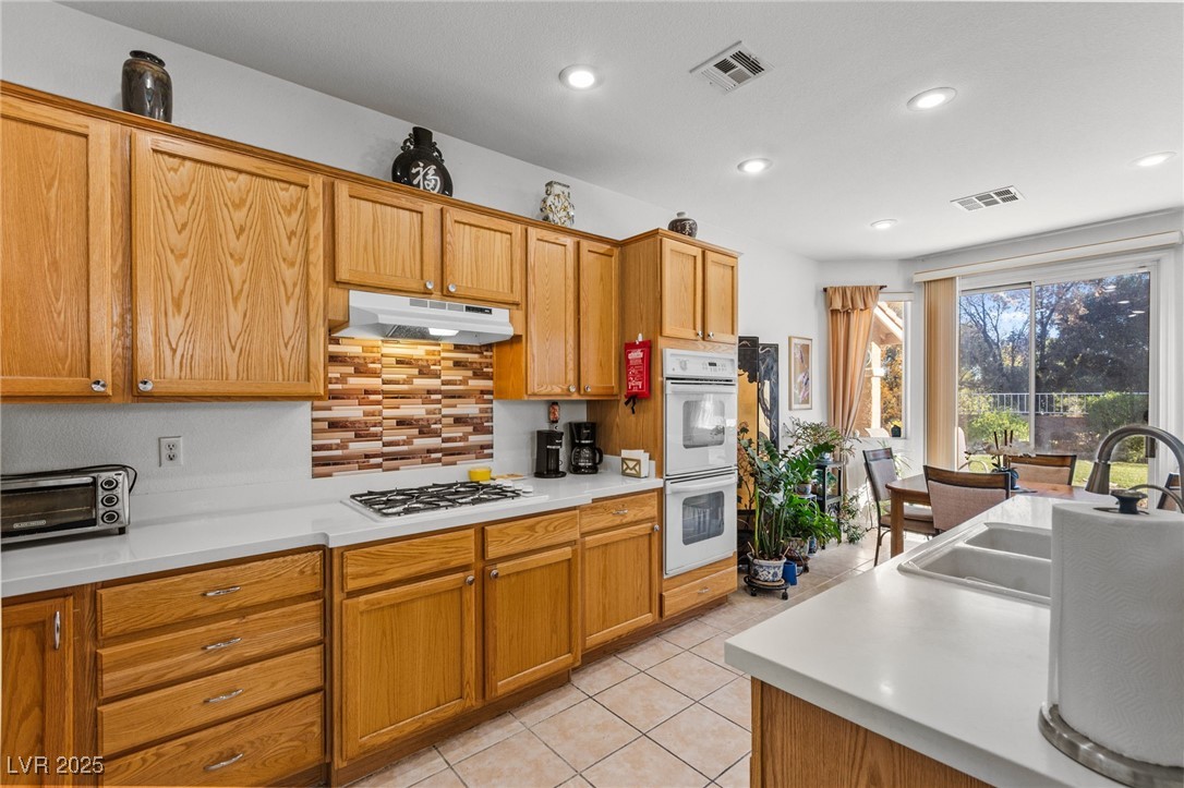 3212 Hill Valley Street