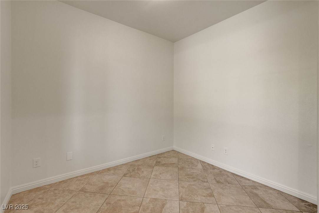 1055 Fish Pond Avenue