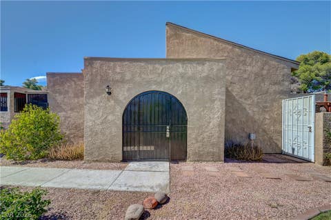 Townhouse For Sale - 4245 Park Court<br/> Las Vegas, NV 89110