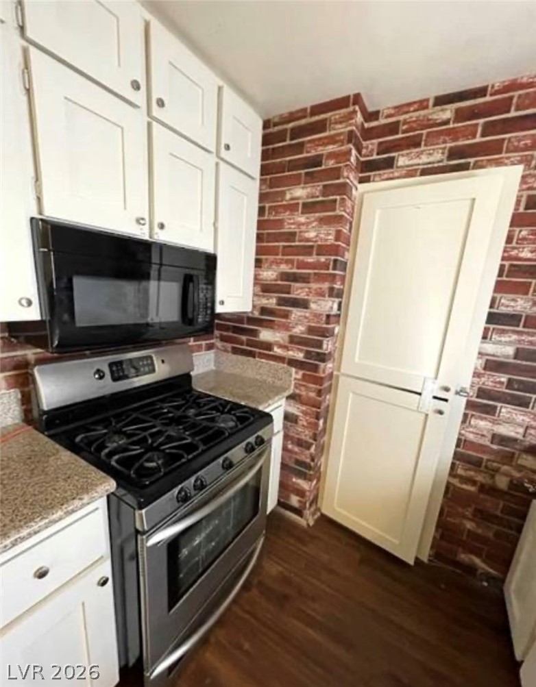 834 Benita Place
