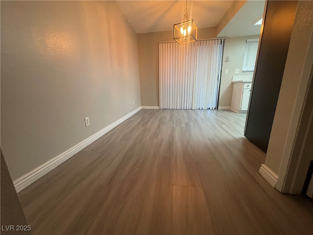 Las Vegas, Nevada 89103, United States, 2 Bedrooms Bedrooms, ,2 BathroomsBathrooms,Residential,Pending,80752