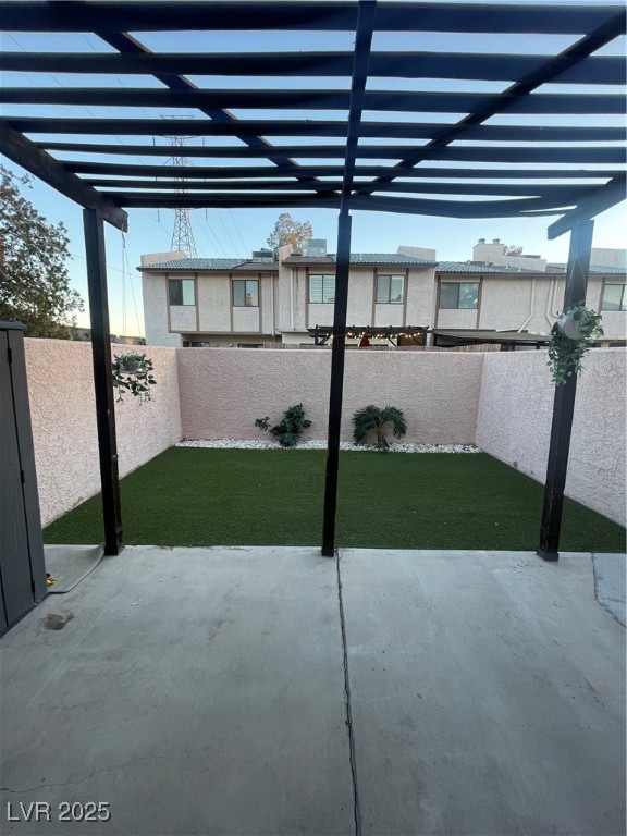 Las Vegas, Nevada 89103, United States, 2 Bedrooms Bedrooms, ,2 BathroomsBathrooms,Residential,Pending,80752