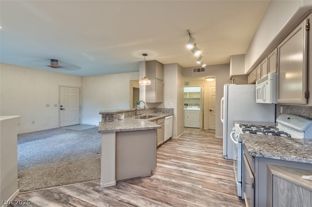 1050 E Cactus Avenue 1081