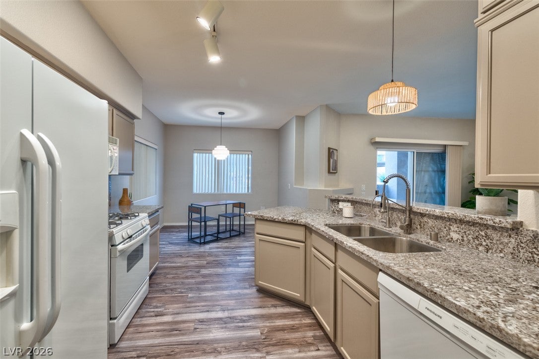1050 E Cactus Avenue 1081