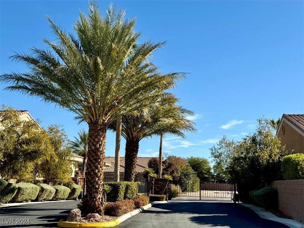 7110 Crowntop Circle, Las Vegas, Nevada image 3