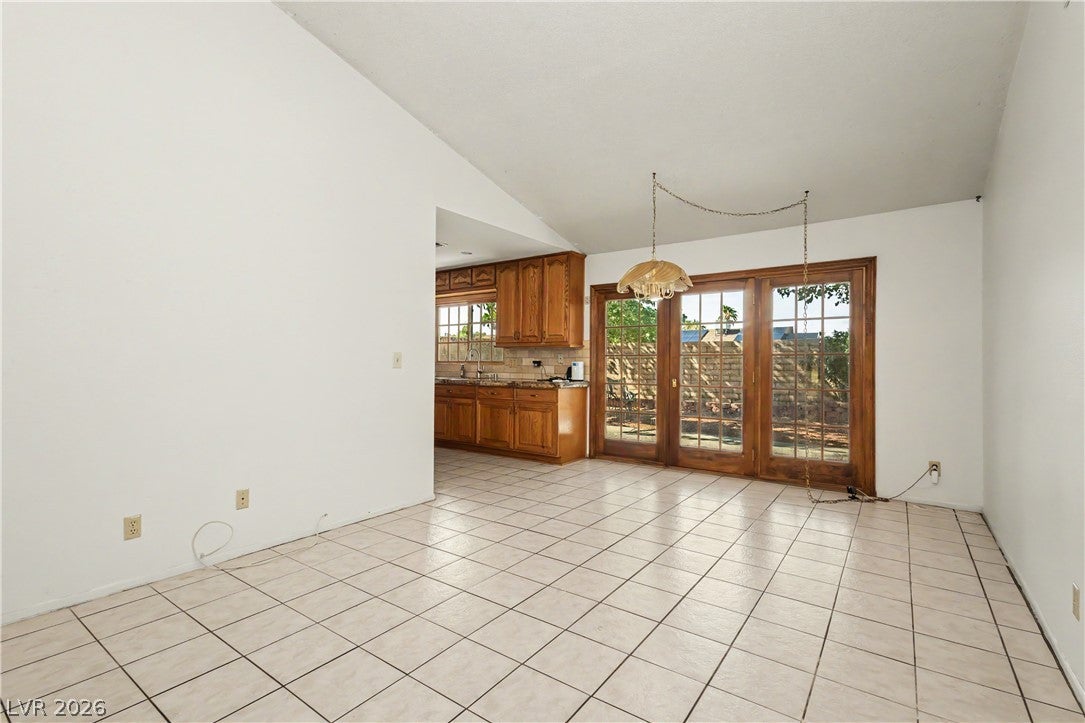 6592 Peachtree Lane