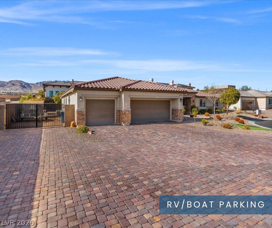 5311 VISTA DEL CANYON Circle