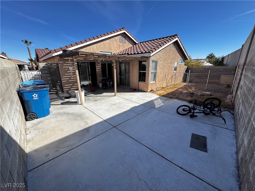 5513 Oakwood Ridge Street, Las Vegas, Nevada image 3