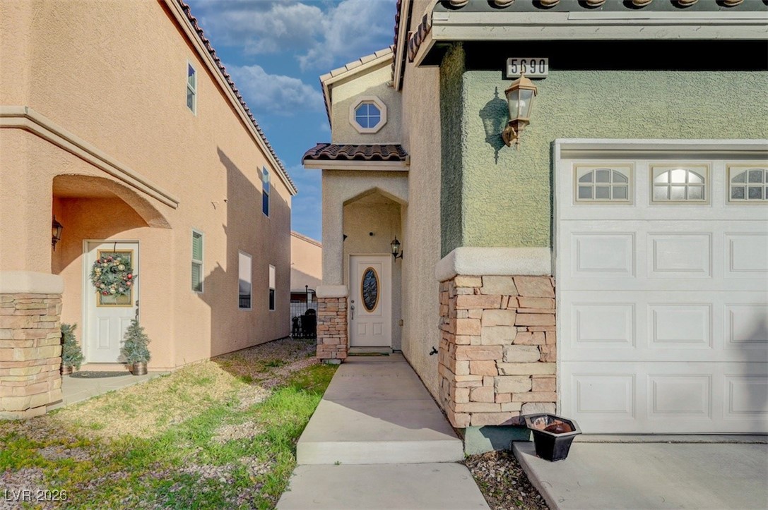 5690 Sentry Palm Court