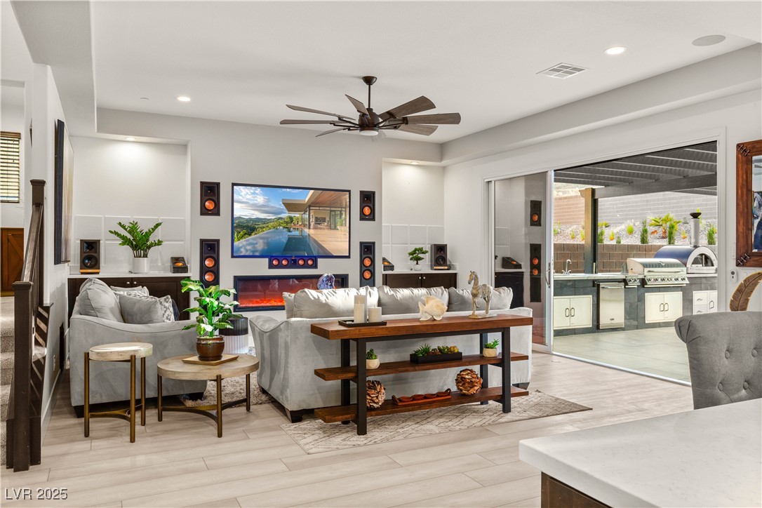 4505 Amazing View Street