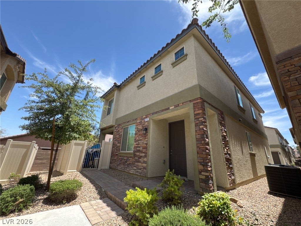 6132 Scarlet Leaf Street