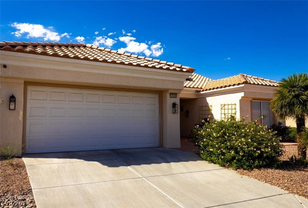 Photo of 10508 Mission Lakes Avenue, Las Vegas, NV 89134 (MLS # 2810810)