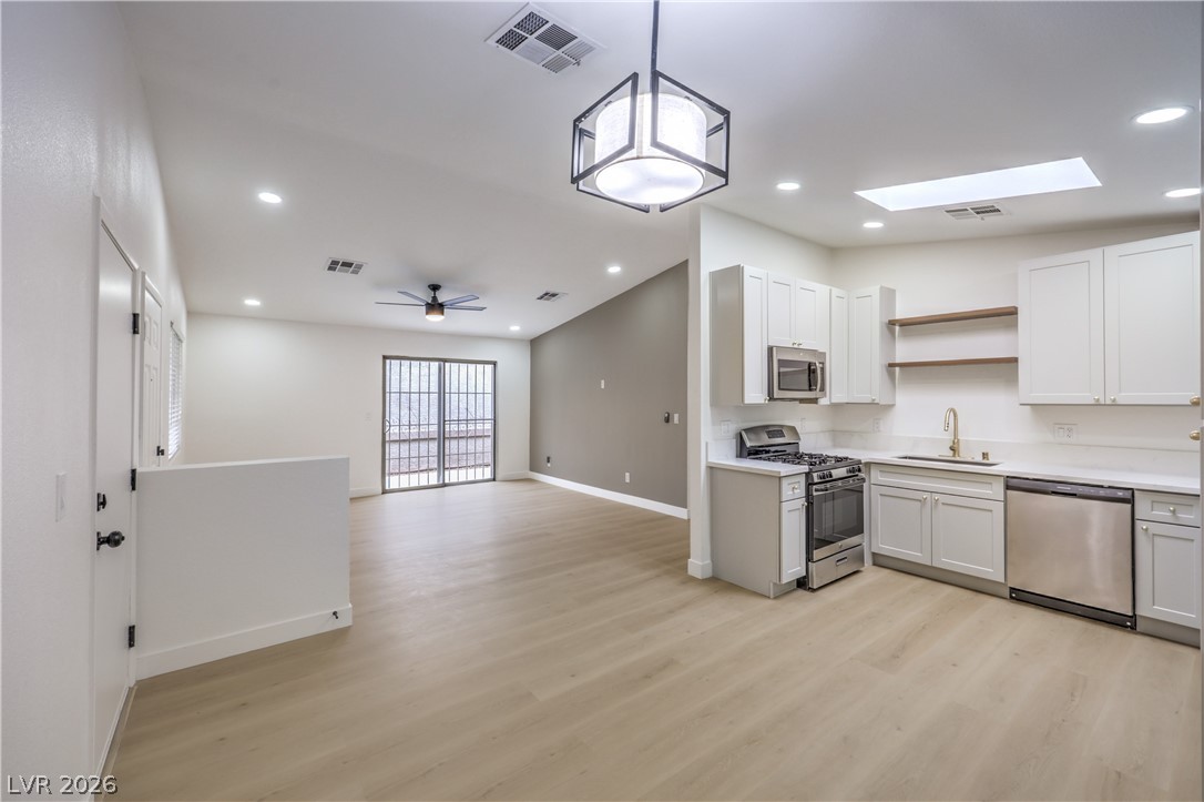 2405 Daisy Hill Avenue