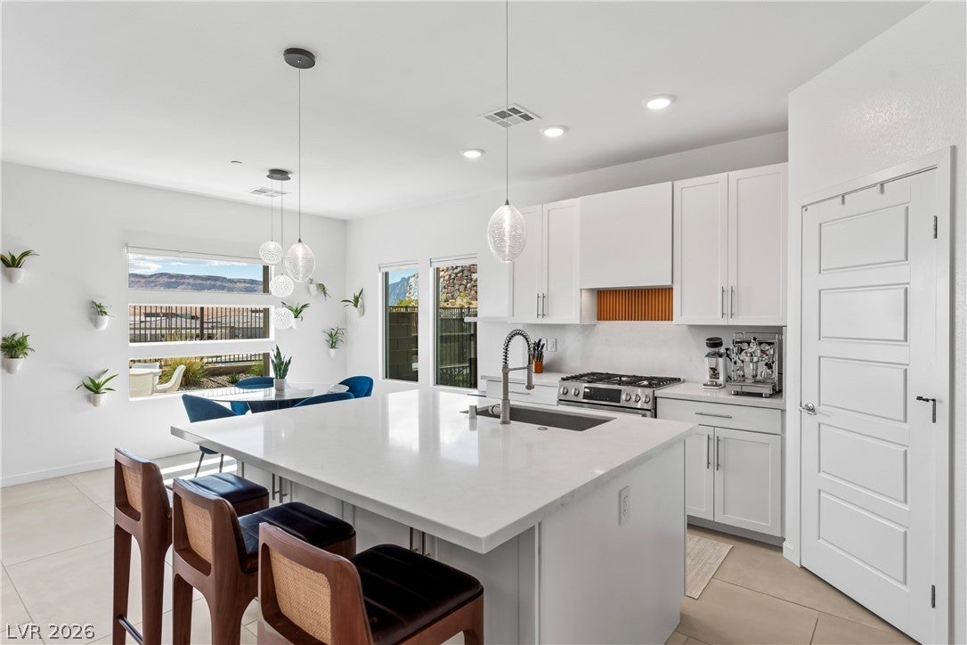 924 Kings Cliff Lane