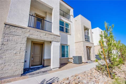 Townhouse For Sale - 6288 Dolosonte Street<br/> Clark County, Las Vegas, NV 89113