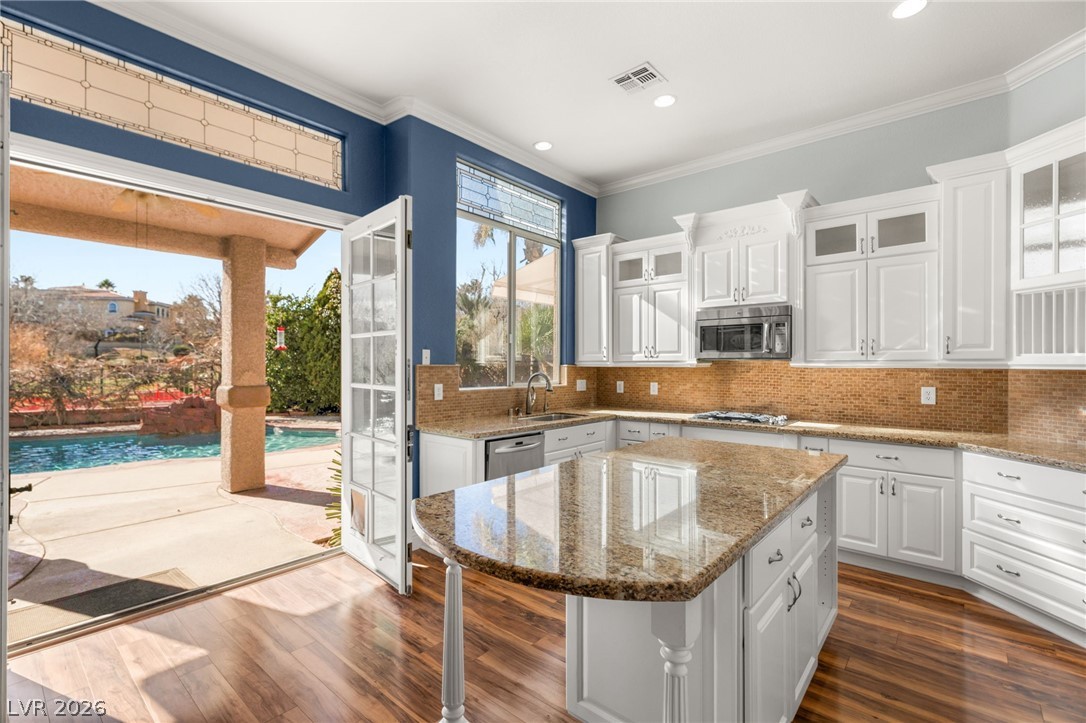 2021 Scarlet Rose Drive