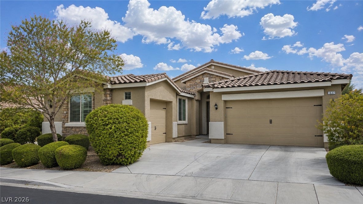 1637 Blue Cliffs Avenue