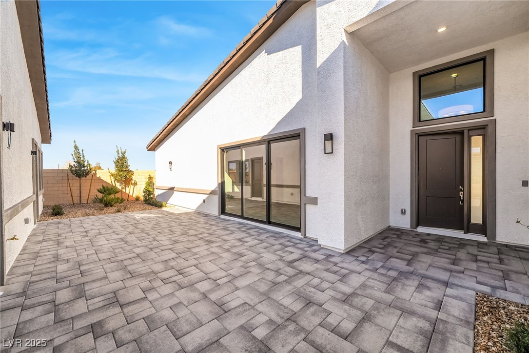 9162 Manitou Peak Avenue