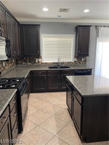 Las Vegas, Nevada 89166, United States, 4 Bedrooms Bedrooms, ,3 BathroomsBathrooms,Residential,Pending,123176