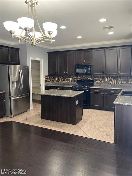 Las Vegas, Nevada 89166, United States, 4 Bedrooms Bedrooms, ,3 BathroomsBathrooms,Residential,Pending,123176