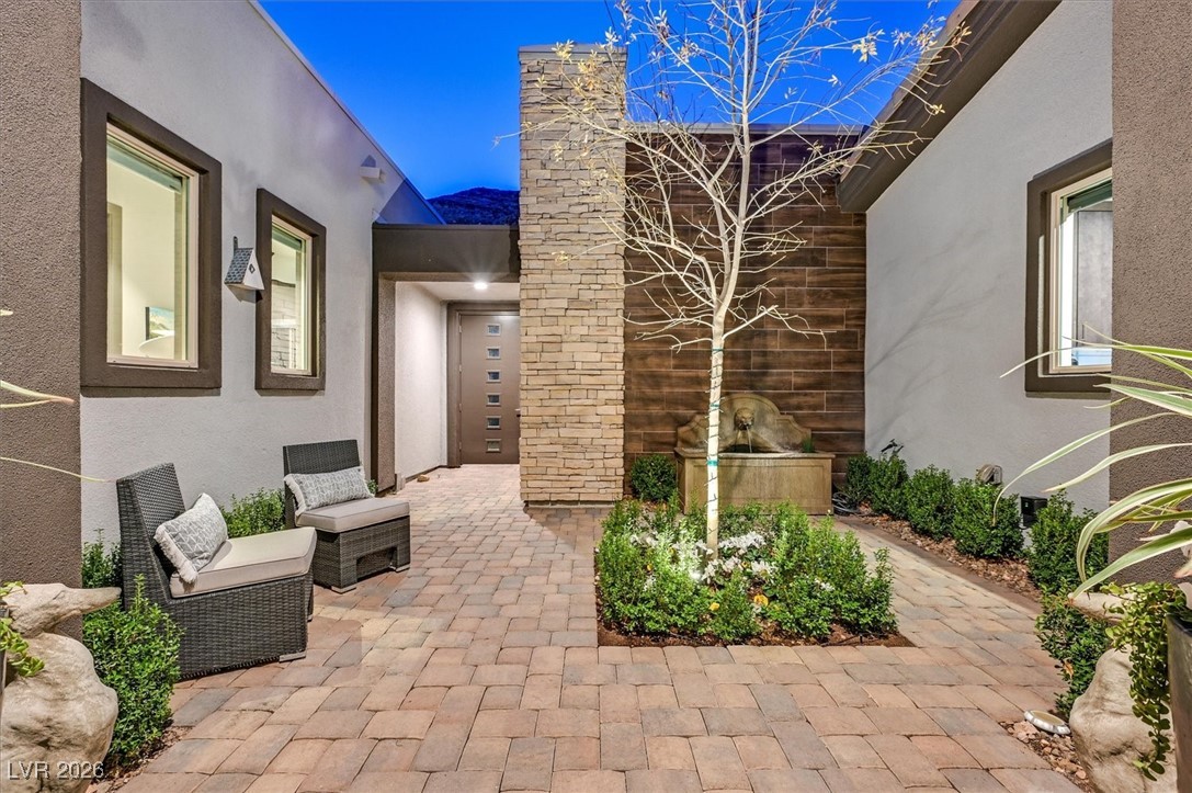 6360 Clovis Point Street