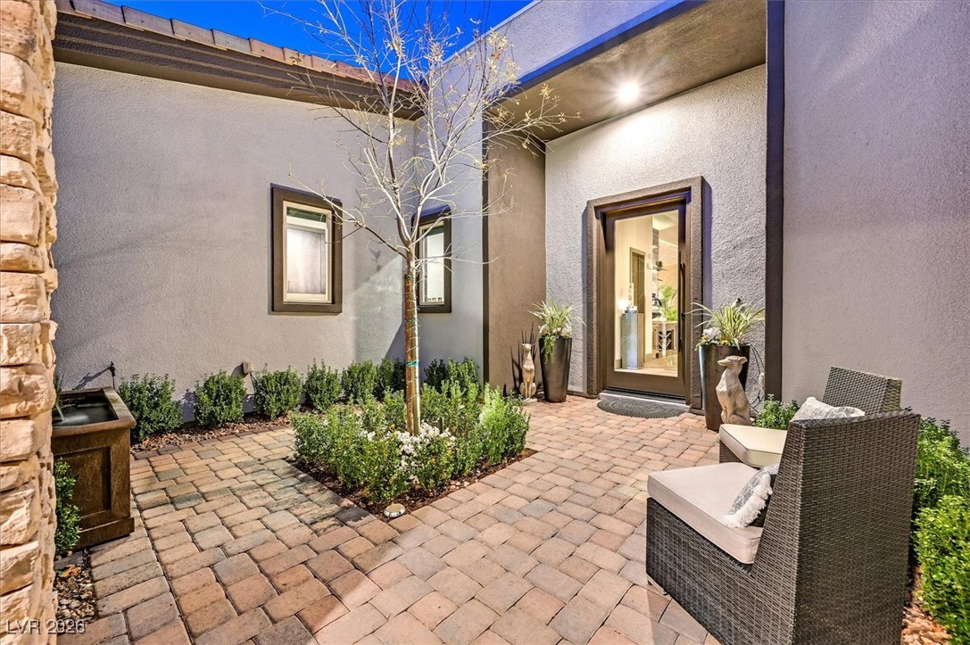 6360 Clovis Point Street