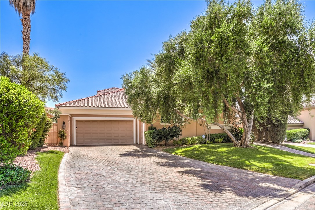 27 Via Paradiso Street, Henderson, Nevada image 1