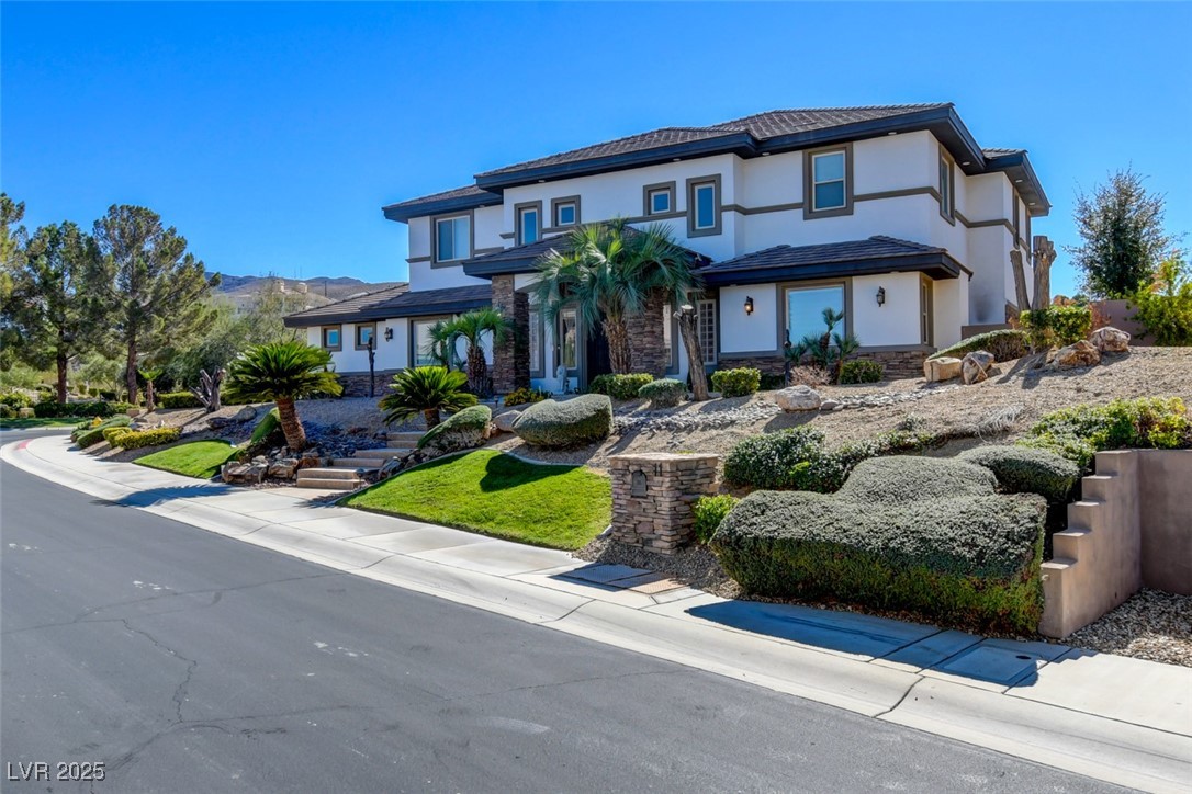 11 Paradise Valley Court