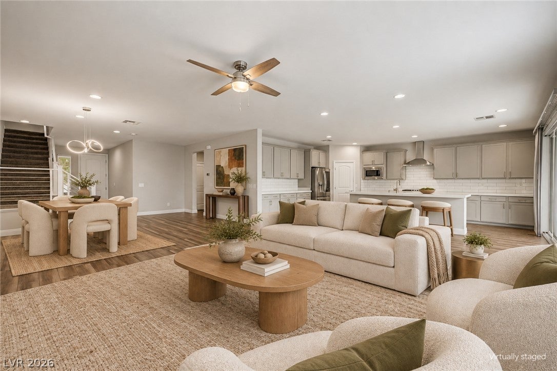 4618 Summer Azure Street