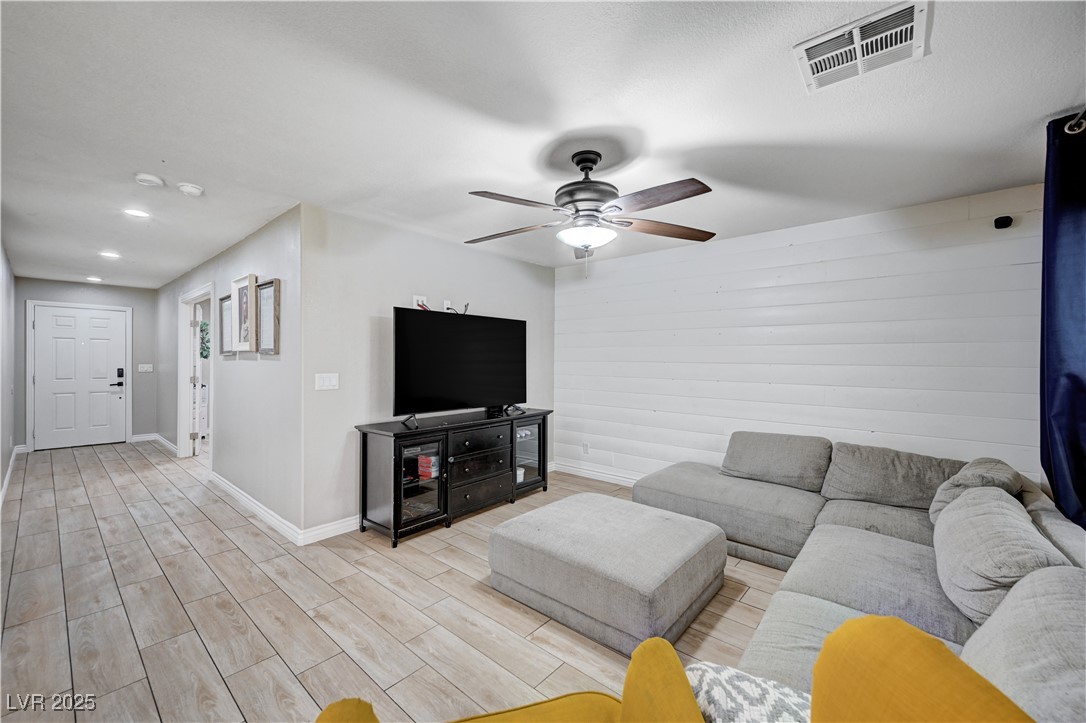 197 Kings Canyon Court