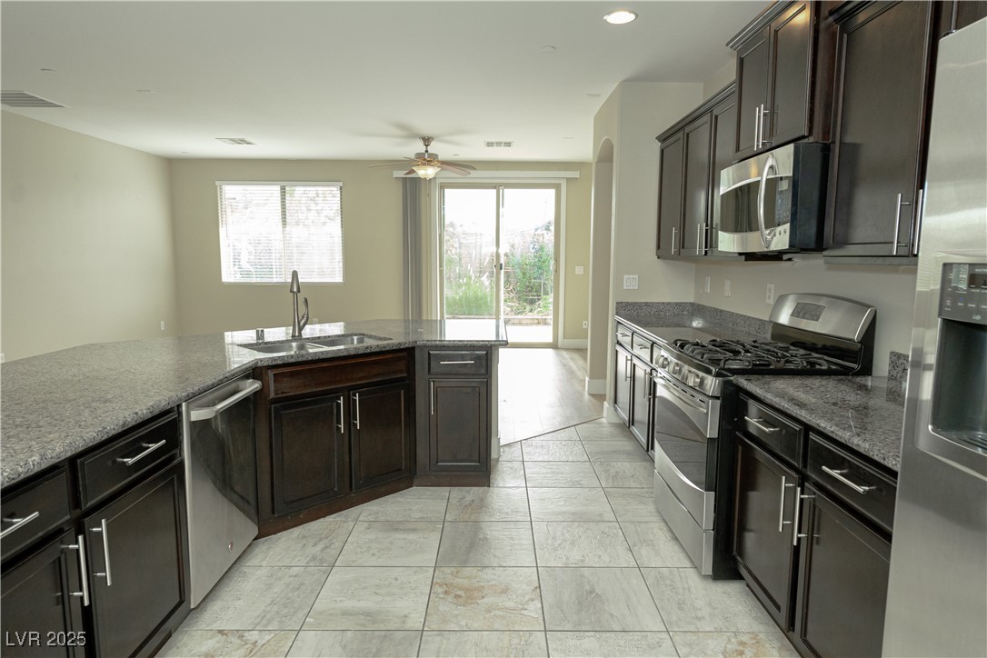 1617 Meadow Bluffs Avenue, Henderson, Nevada image 13