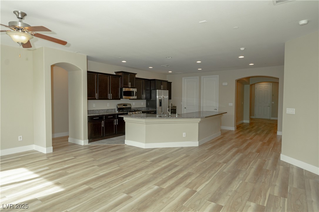 1617 Meadow Bluffs Avenue, Henderson, Nevada image 2