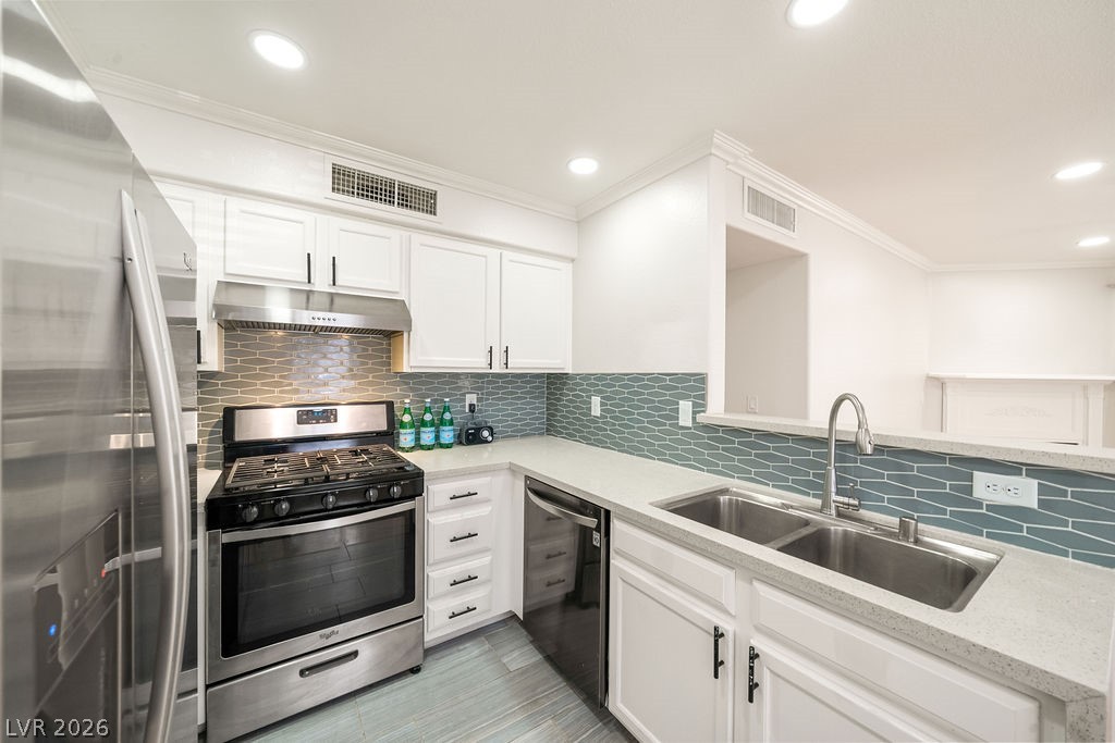 3060 Tarpon Drive 104