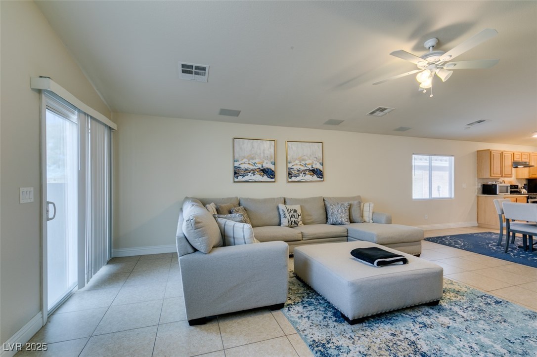 Las Vegas, Nevada 89139, United States, 4 Bedrooms Bedrooms, ,2 BathroomsBathrooms,Residential,Pending,3550