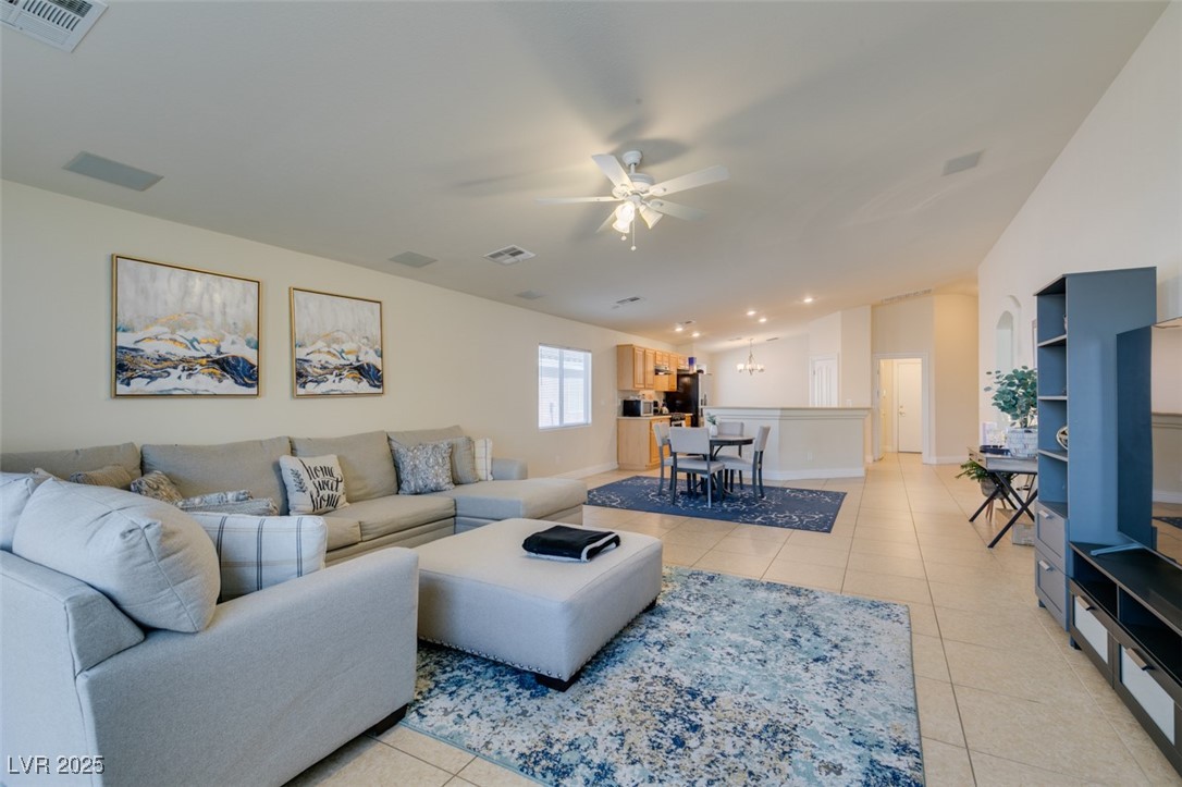 Las Vegas, Nevada 89139, United States, 4 Bedrooms Bedrooms, ,2 BathroomsBathrooms,Residential,Pending,3550