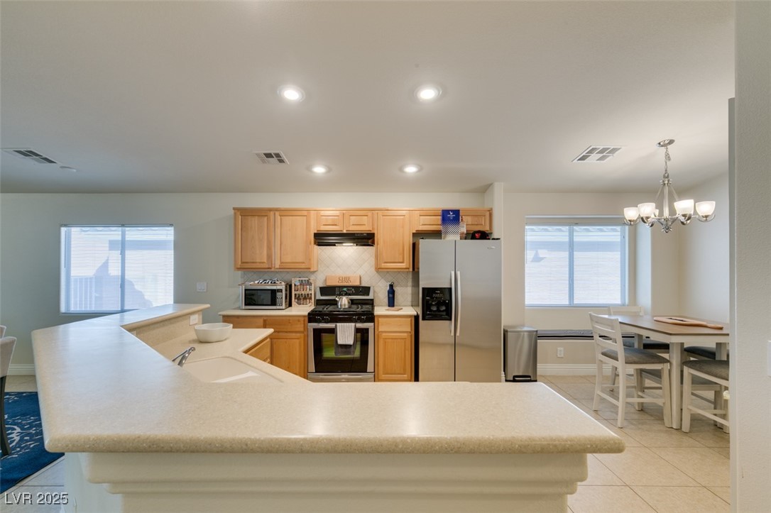 Las Vegas, Nevada 89139, United States, 4 Bedrooms Bedrooms, ,2 BathroomsBathrooms,Residential,Pending,3550