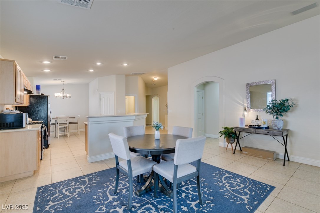 Las Vegas, Nevada 89139, United States, 4 Bedrooms Bedrooms, ,2 BathroomsBathrooms,Residential,Pending,3550