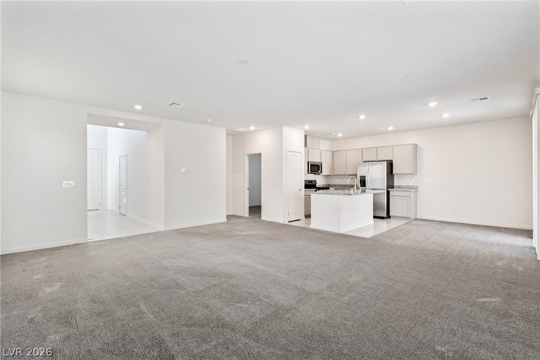 115 Medianoche Street